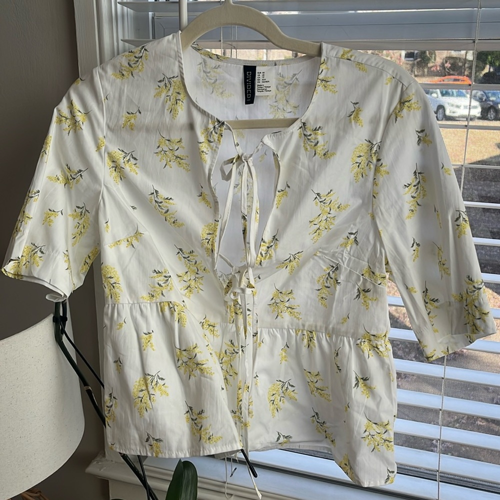H & M tie top